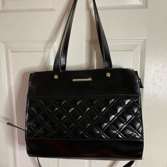 Steve Madden black quilted  large shoulder bag with gold tone accents - Picture 1 of 16